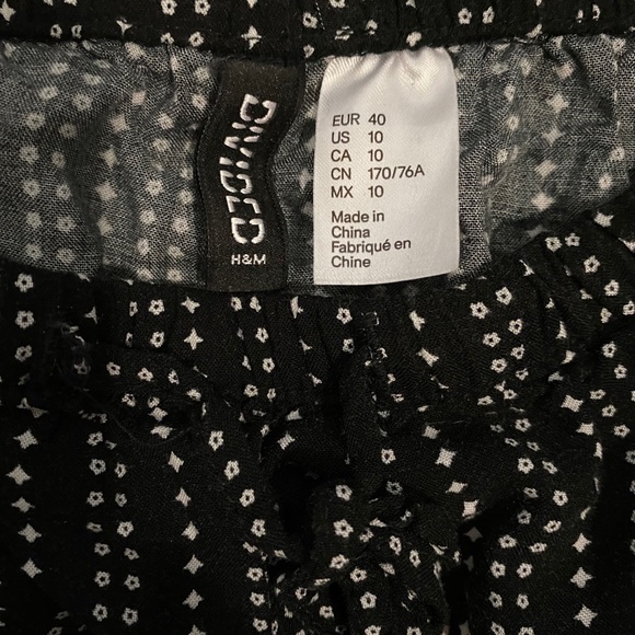 H&M shorts - Picture 2 of 3